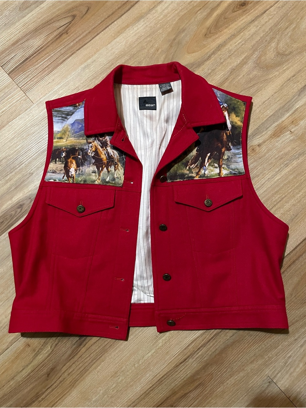 Western Red Print Vest (Liz Wear)
